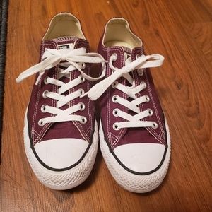 Maroon converse